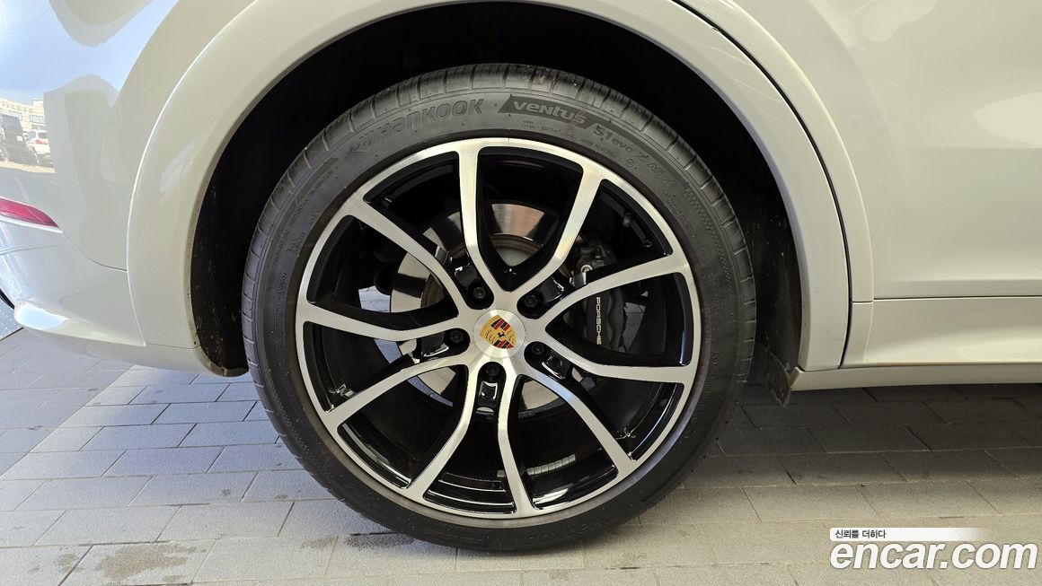 Porsche Cayenne 2022