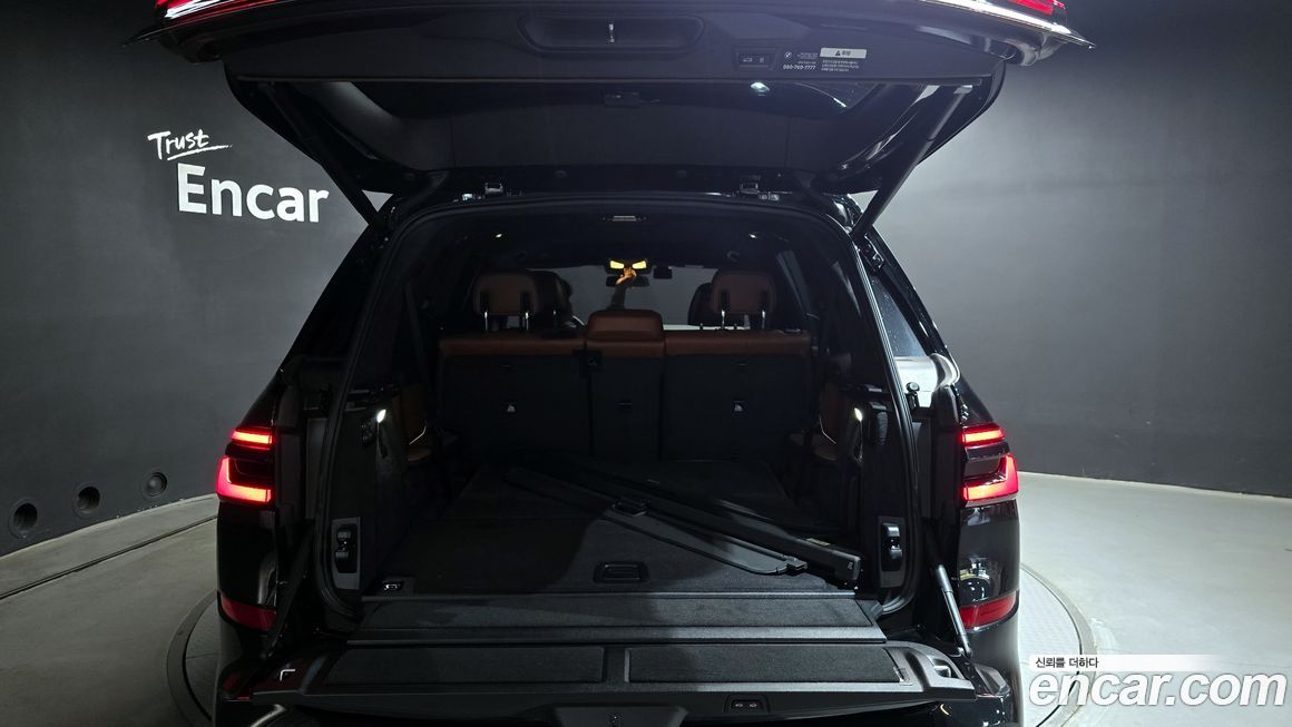 BMW X7 2025