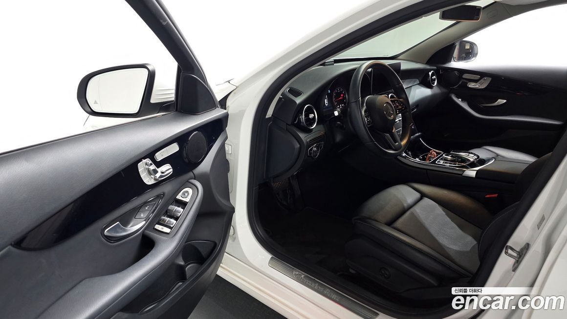 Mercedes-Benz C-Class 2020