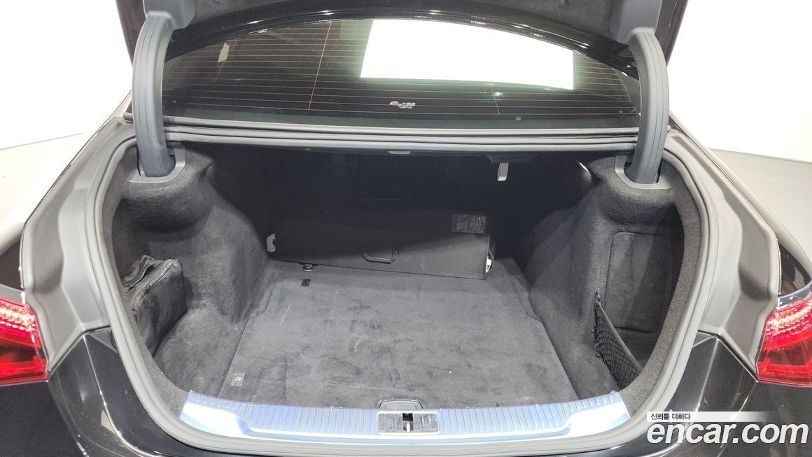 Mercedes-Benz S-Class 2021