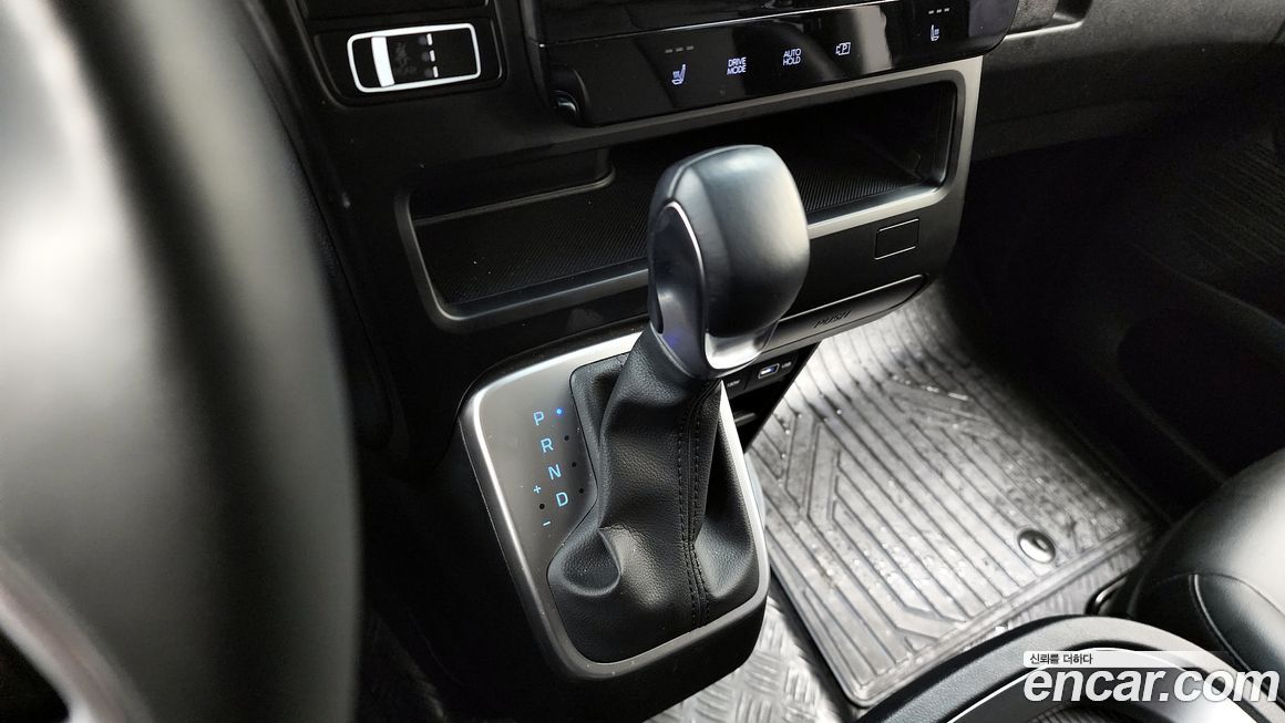 Hyundai Staria 2022