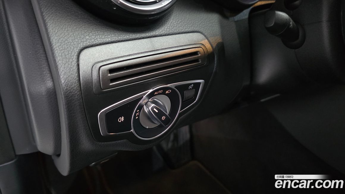 Mercedes-Benz C-Class 2020