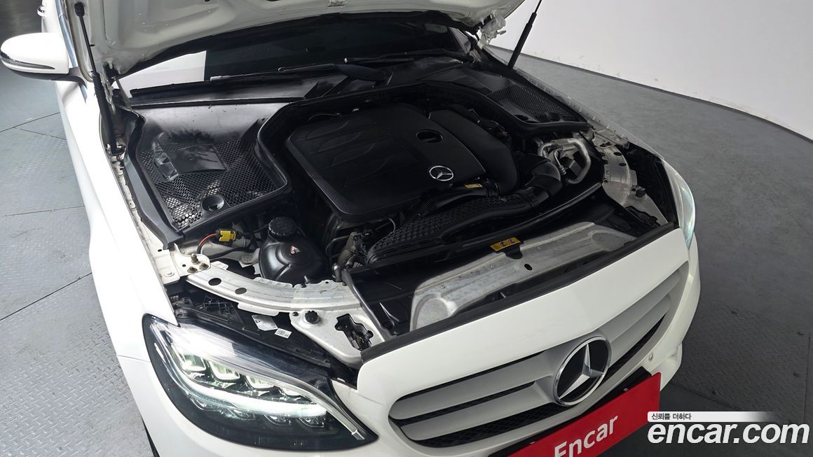Mercedes-Benz C-Class 2020