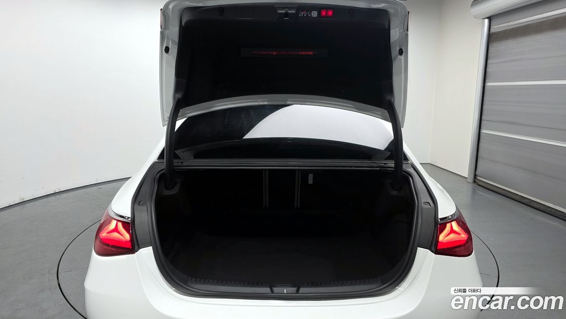 Mercedes-Benz E-Class 2026