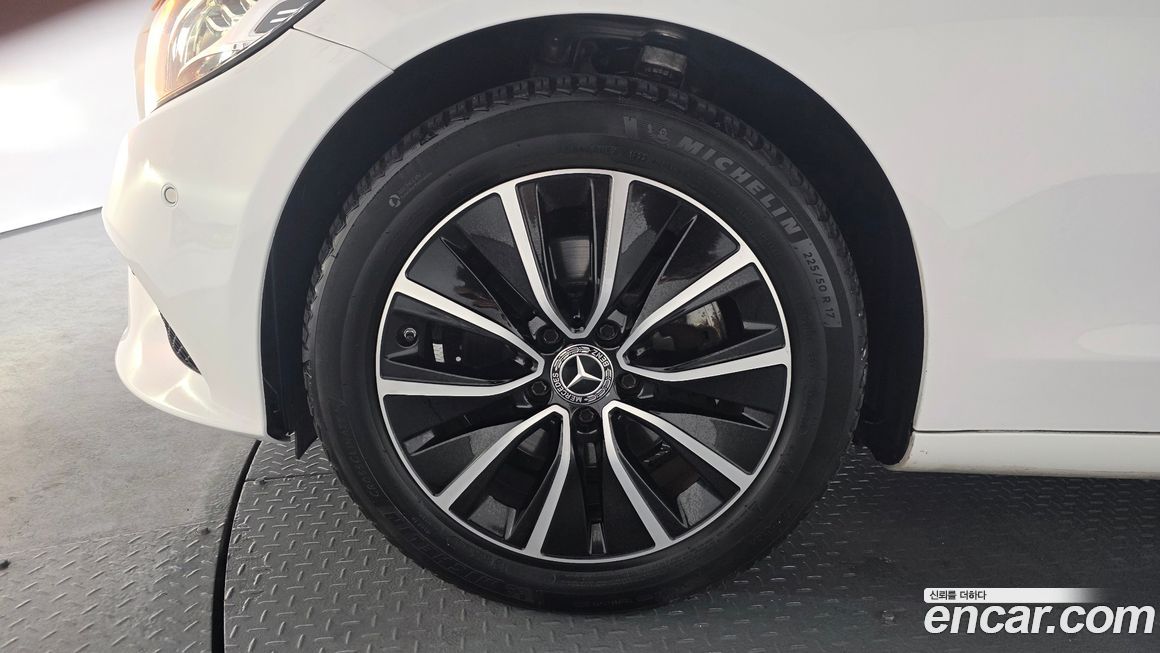 Mercedes-Benz C-Class 2020