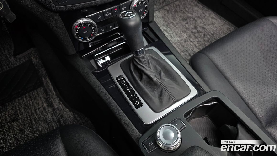 Mercedes-Benz C-Class 2009