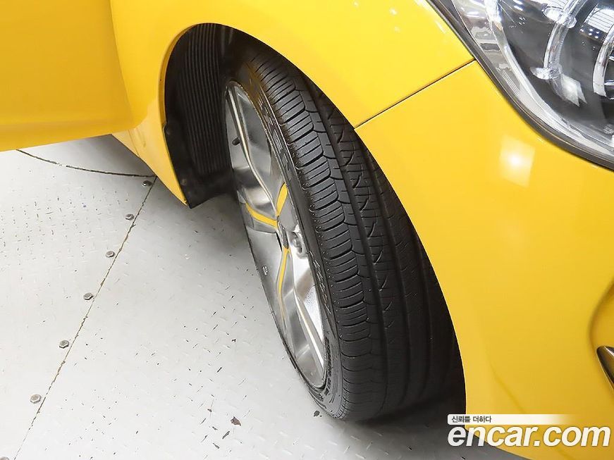 Hyundai Veloster 2012