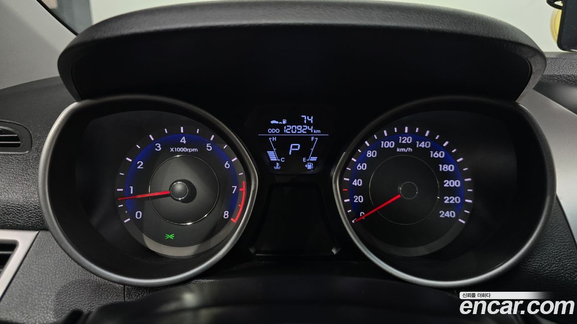 Hyundai AVANTE 2011