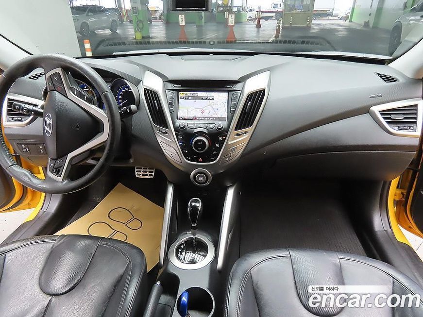 Hyundai Veloster 2012