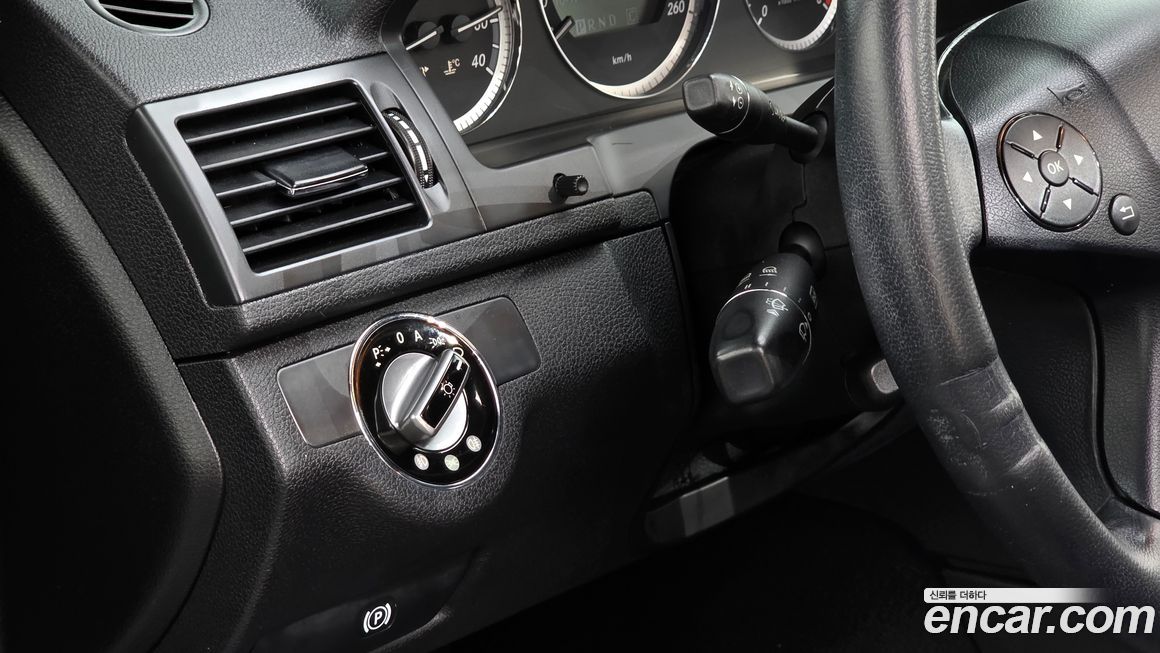Mercedes-Benz C-Class 2009