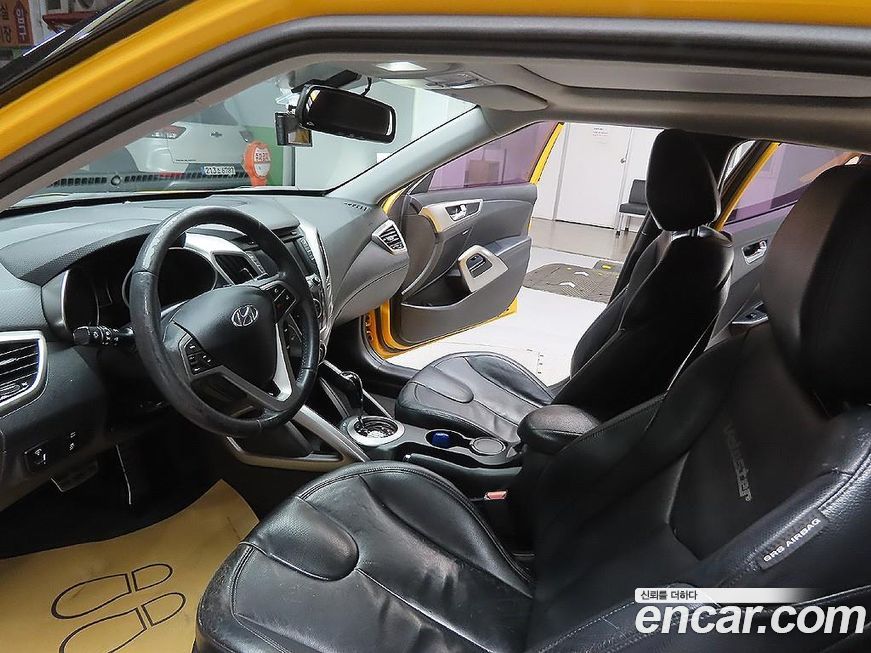 Hyundai Veloster 2012