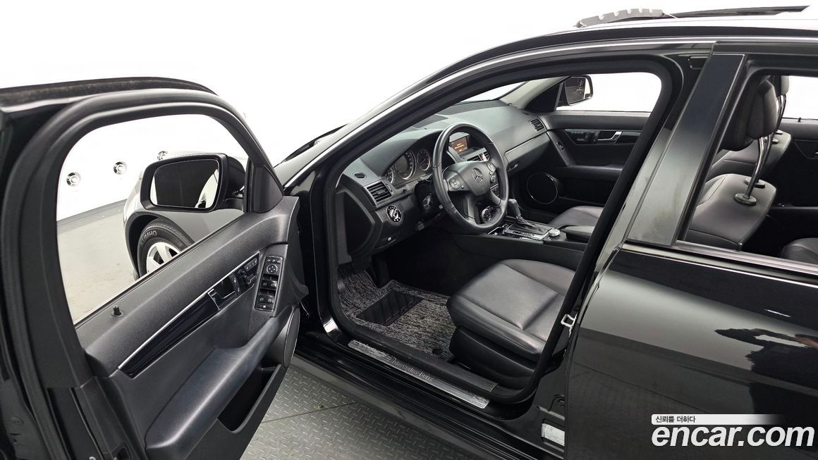Mercedes-Benz C-Class 2009