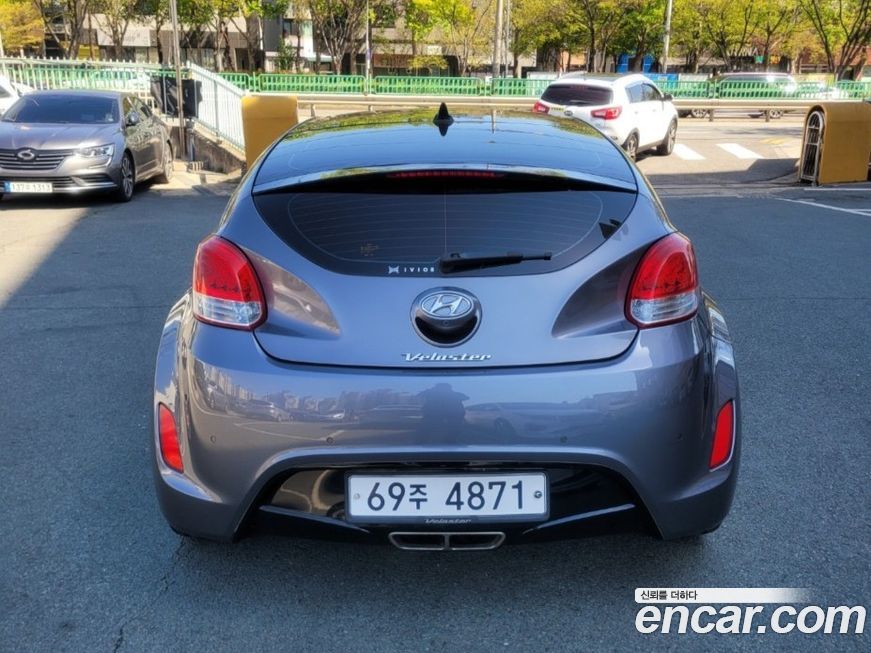 Hyundai Veloster 2012