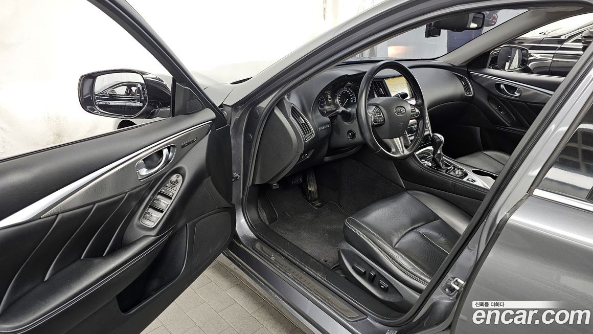 Infiniti Q50 2015