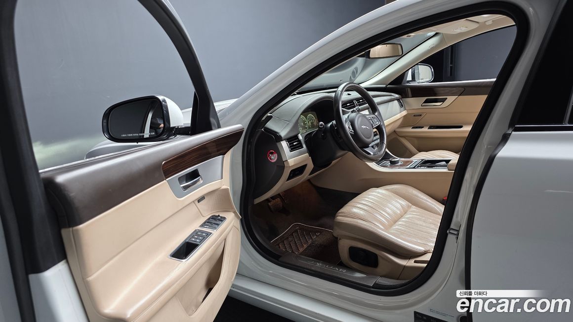 Jaguar XF 2017