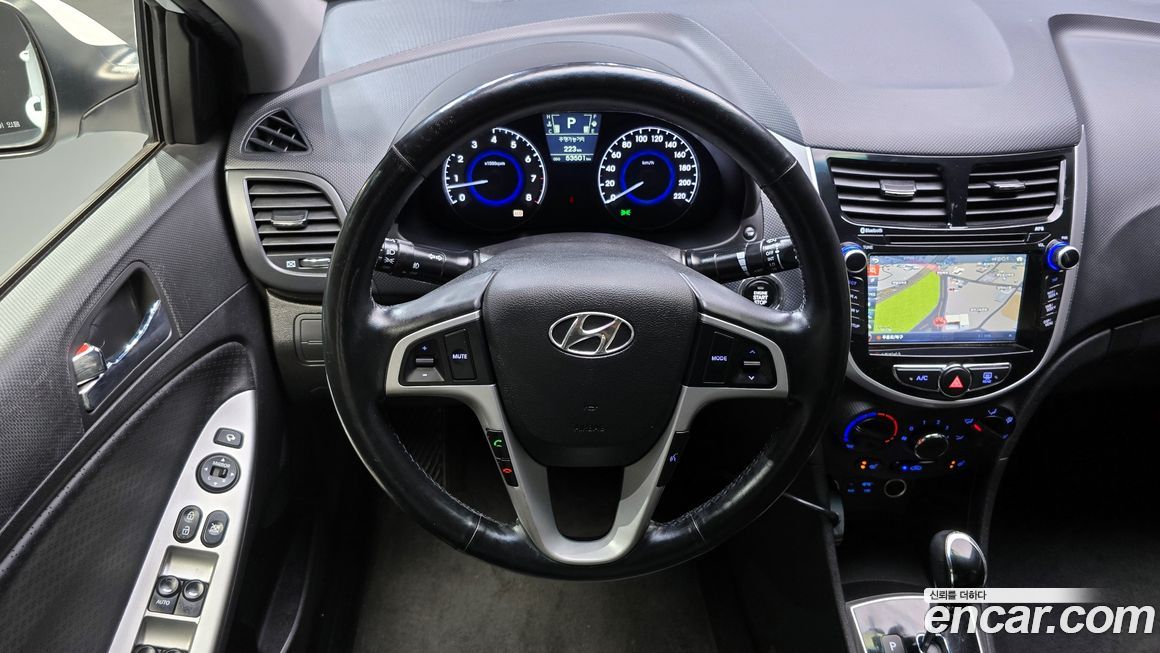 Hyundai Accent 2015