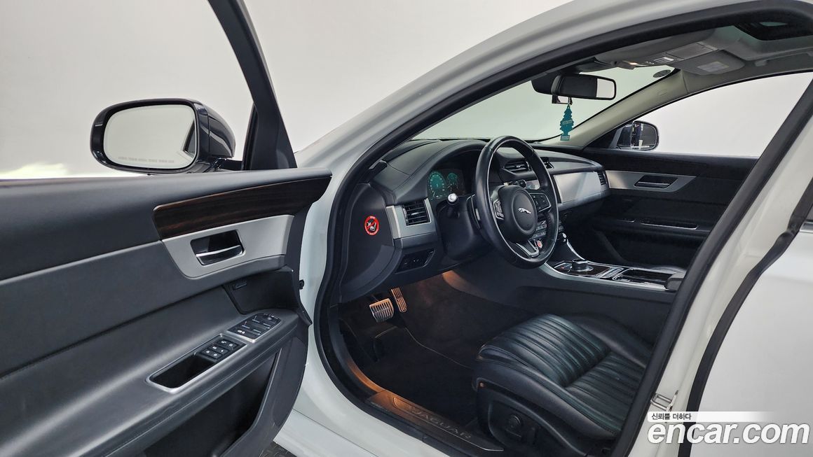 Jaguar XF 2017