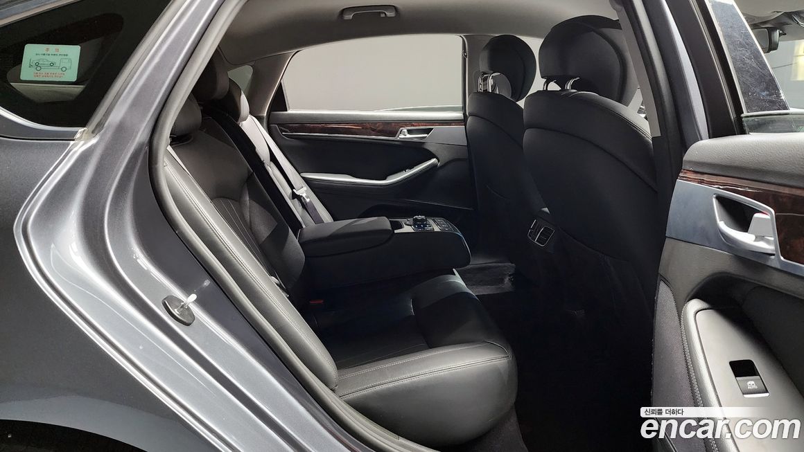 Hyundai Genesis 2016