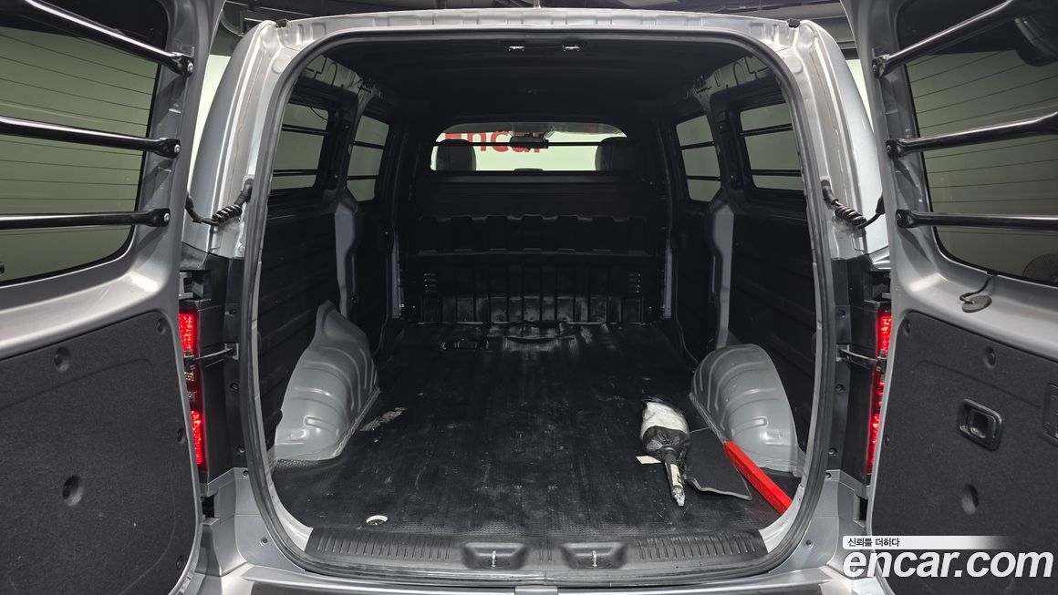 Hyundai Starex 2021
