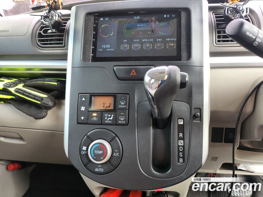 Daihatsu Tanto 2015