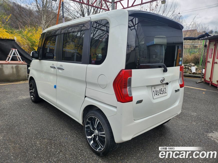 Daihatsu Tanto 2015