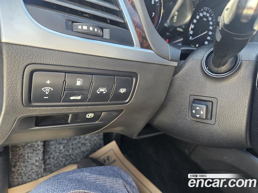 Hyundai Genesis 2016