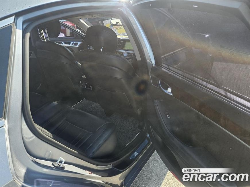 Hyundai Genesis 2016