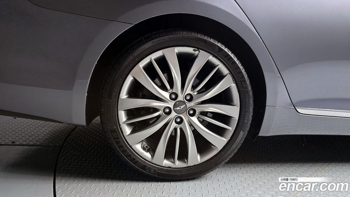 Hyundai Genesis 2016