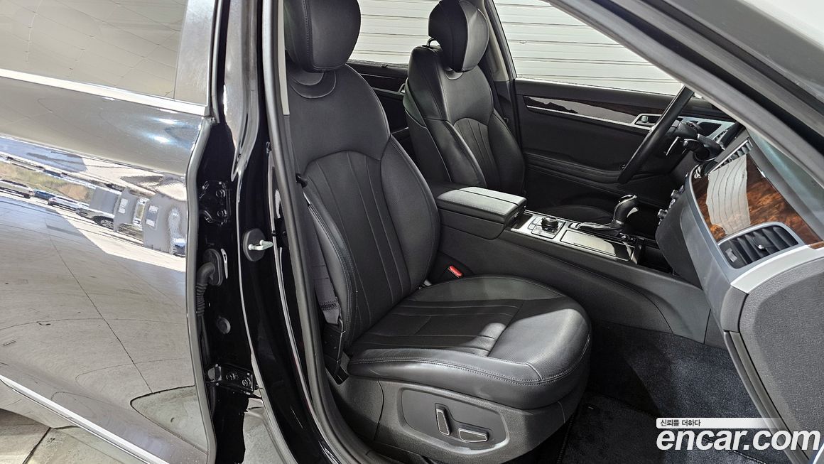 Hyundai Genesis 2014