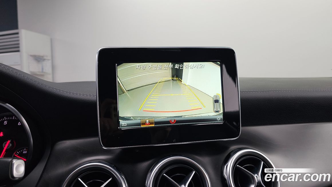 Mercedes-Benz GLA-Class 2018