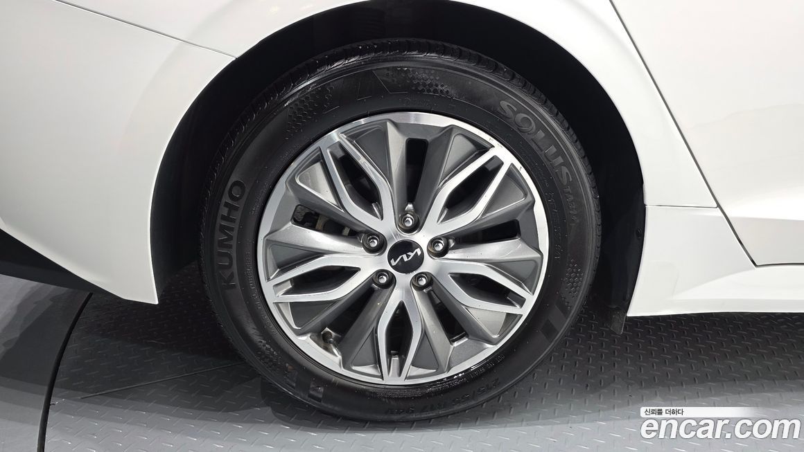 Kia K5 2023