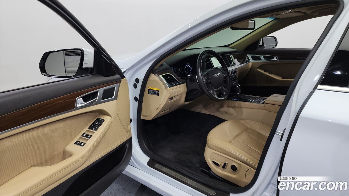 Hyundai Genesis 2016