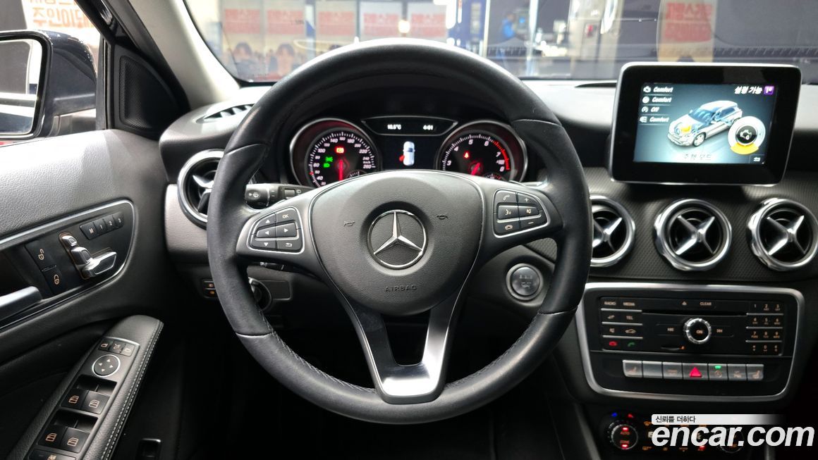Mercedes-Benz GLA-Class 2019