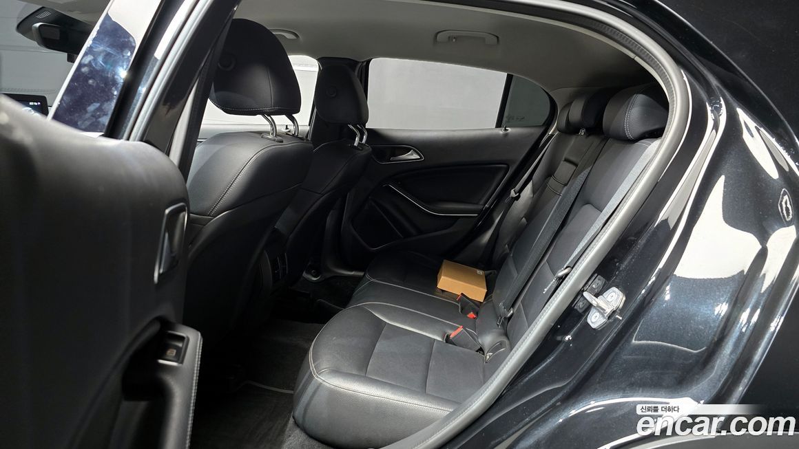 Mercedes-Benz GLA-Class 2019