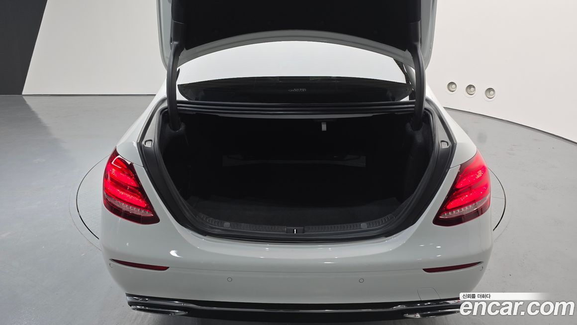 Mercedes-Benz E-Class 2017