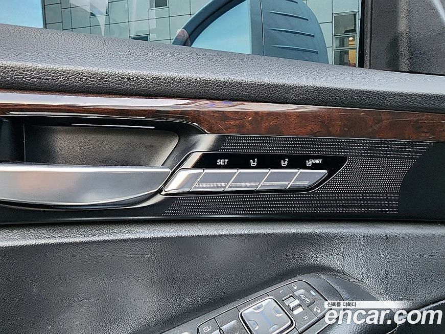 Genesis EQ900 2016