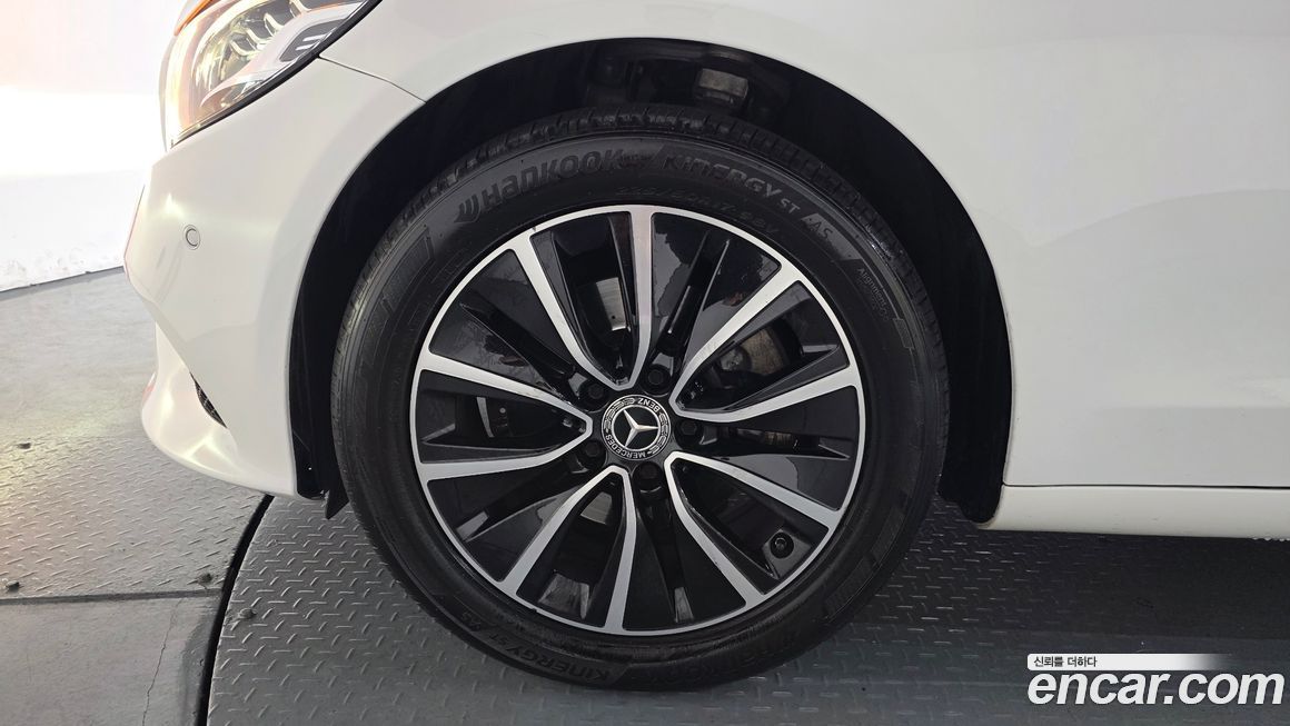 Mercedes-Benz C-Class 2020