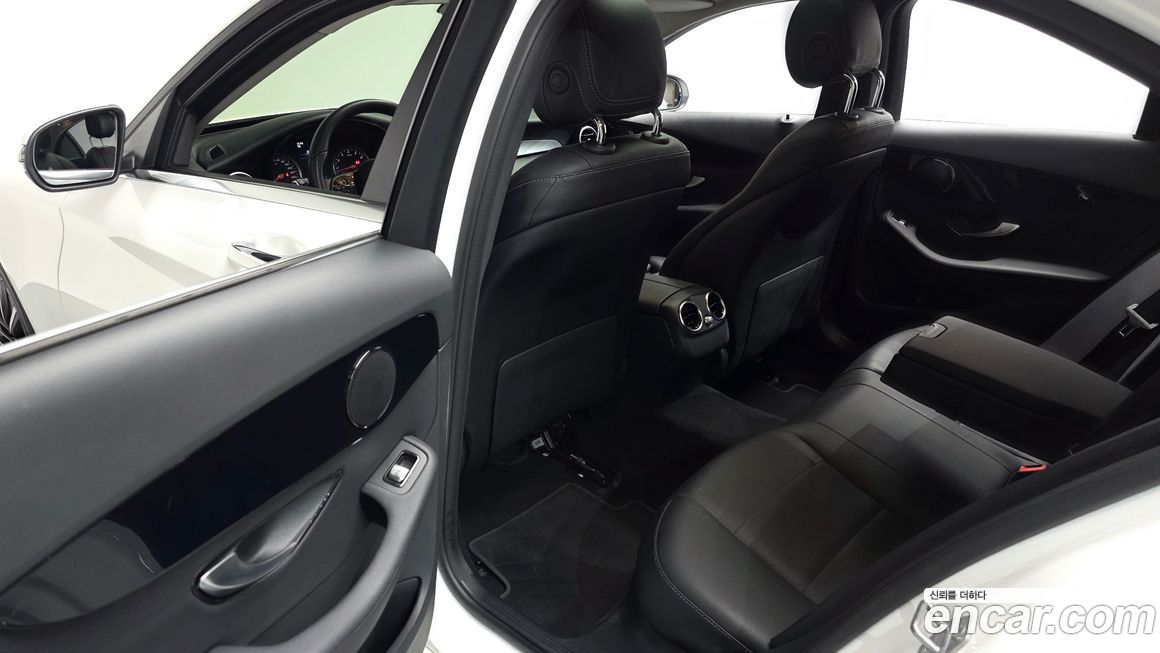 Mercedes-Benz C-Class 2020
