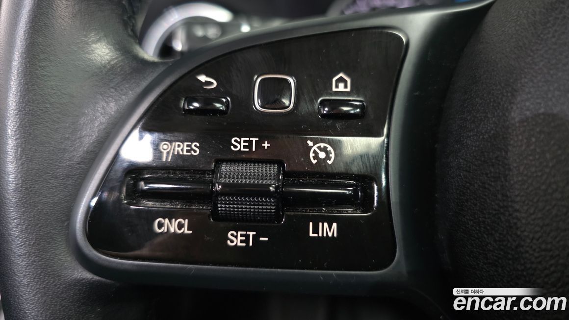Mercedes-Benz C-Class 2020