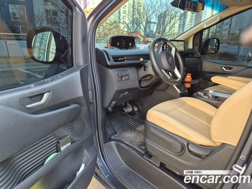 Hyundai Staria 2023