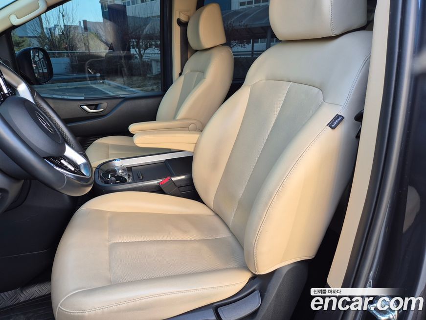Hyundai Staria 2023