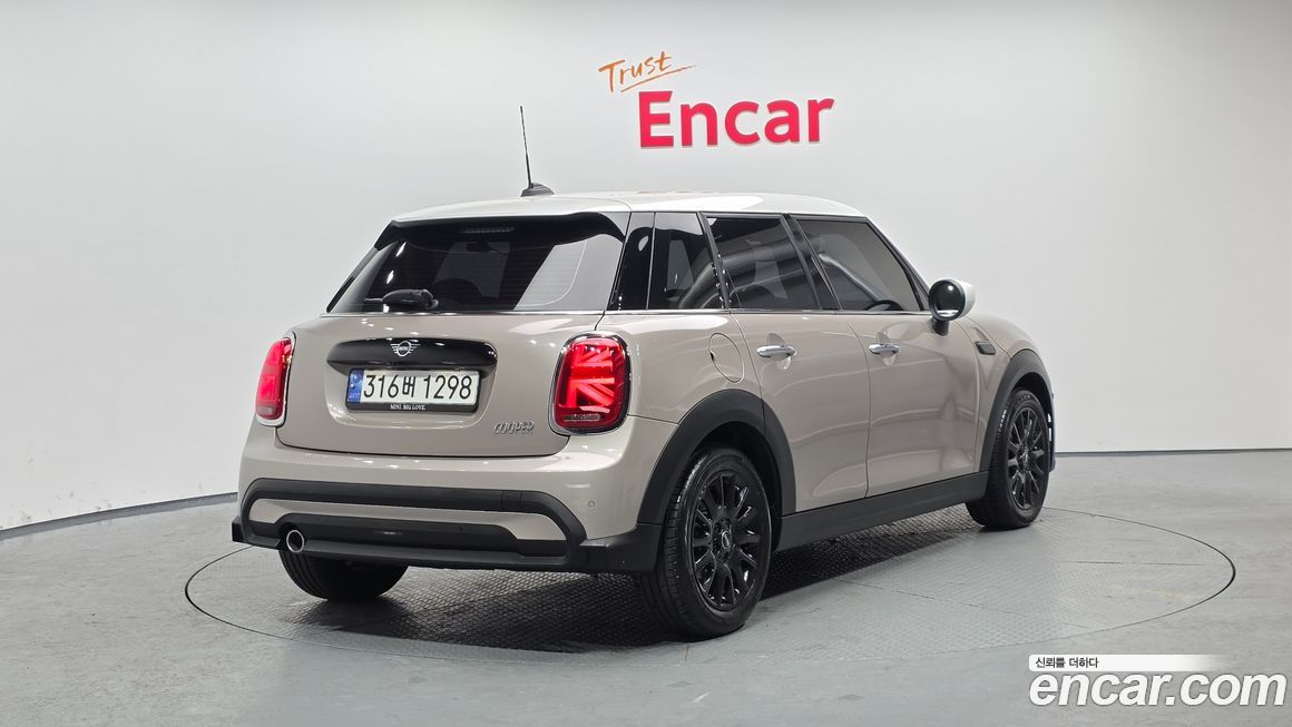 Mini Cooper 2024