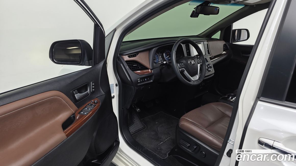 Toyota Sienna 2016