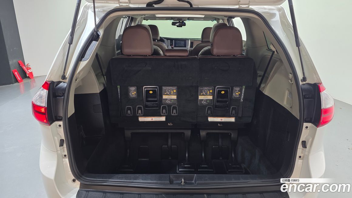 Toyota Sienna 2016