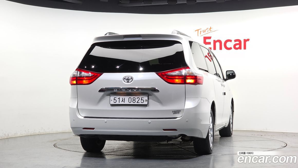 Toyota Sienna 2016