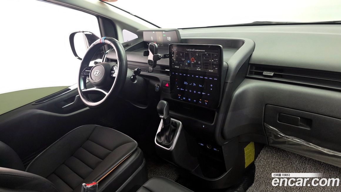 Hyundai Staria 2024