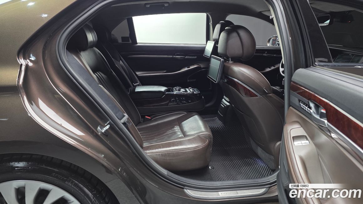 Genesis EQ900 2016
