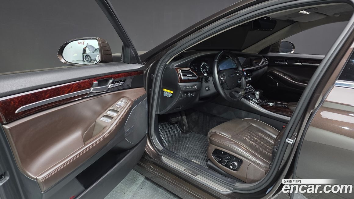 Genesis EQ900 2016