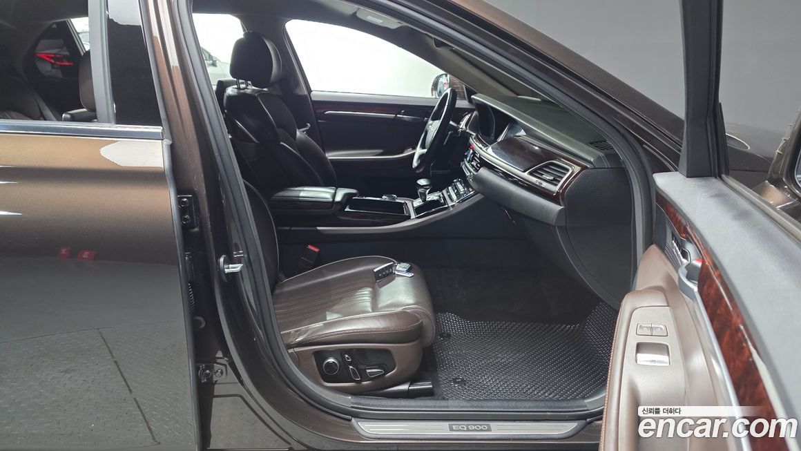 Genesis EQ900 2016