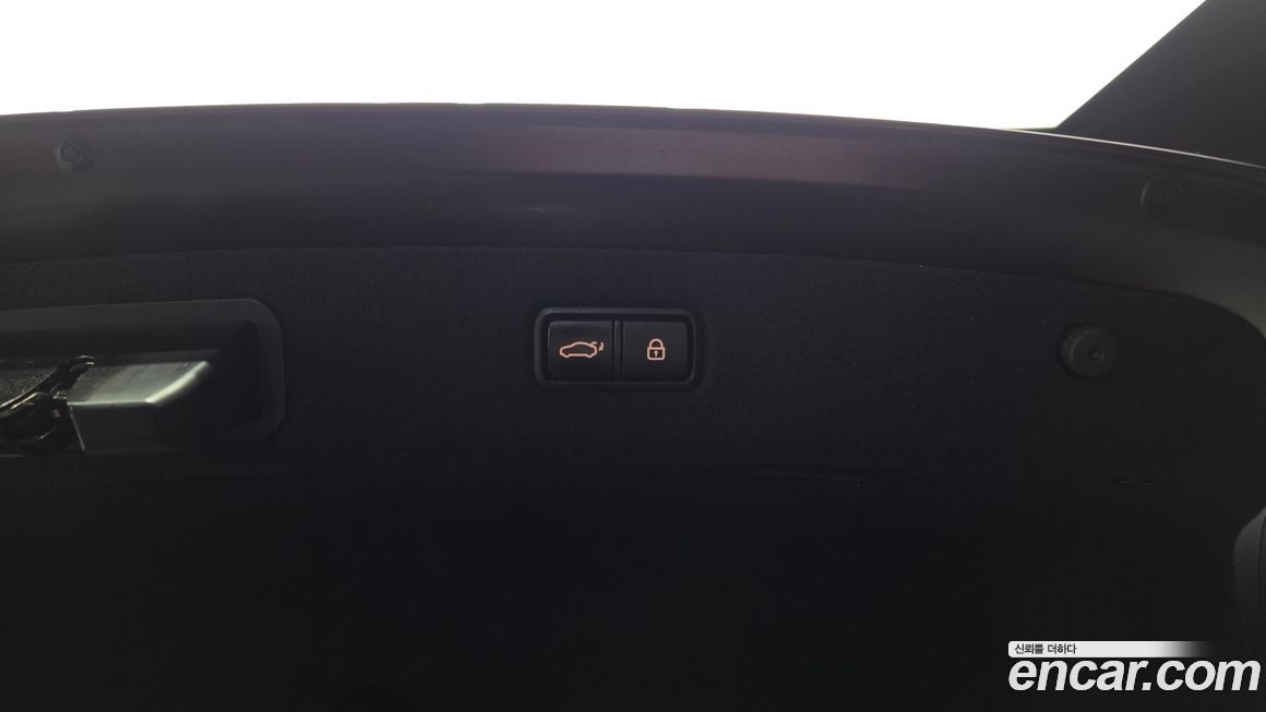 Genesis EQ900 2016